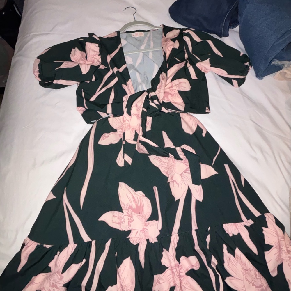 Chic Floral Maxi Dress in Pink and Green